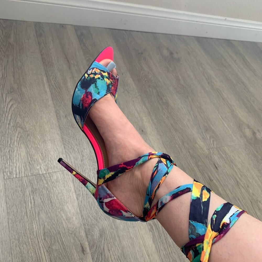 SHOEDAZZLE 🌹 Ambelin heels, size 9.5 (NEVER WORN)